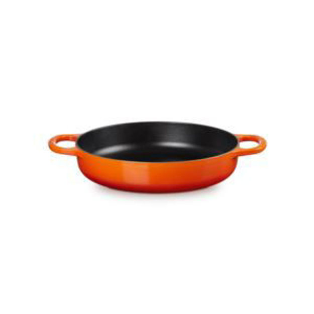 Picture of 11" Signature Cast Iron Everyday Pan Flame