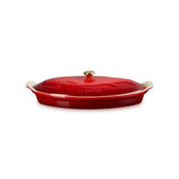Picture of 1.7qt Heritage Stoneware Fish Baker w/ Gold Knob Lid Cerise